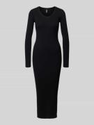 Pieces Figurbetontes Strickkleid aus geripptem Viskose-Mix Modell 'MIR...
