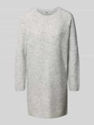 Only Relaxed Fit Strickkleid mit Rippstruktur Modell 'CAROL' in Hellgr...