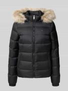 Tommy Jeans Shaped Fit Daunenjacke mit Logo-Stitching in Black, Größe ...