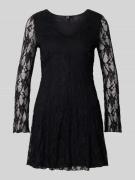Only Mini-Spitzenkleid mit V-Ausschnitt Modell 'ALBA' in Black, Größe ...