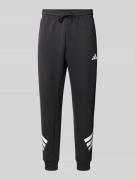 adidas Sportswear Sweatpants mit elastischem Bund in Black, Größe L
