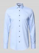 Jake*s Super Slim Fit Business Hemd aus Baumwolle mit Kentkragen in Bl...