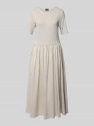 Emporio Armani Maxikleid mit Rundhalsausschnitt in Hellgrau, Größe 38