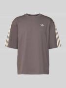 adidas Originals T-Shirt mit Label-Stitching in Hazel, Größe L