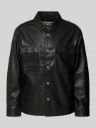Calvin Klein Jeans Regular Fit Hemdjacke in Leder-Optik in Black, Größ...