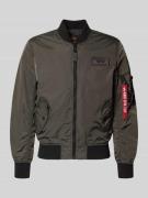 Alpha Industries Regular Fit Bomberjacke mit Logo-Patch in Anthrazit, ...