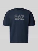 EA7 Emporio Armani T-Shirt mit Logo und Rundhalsausschnitt in Dunkelbl...