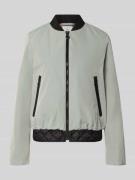 Gil Bret Jacke mit Stehkragen und Reißverschlusstaschen in Hellgruen, ...