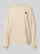 Pieces Relaxed Fit Pullover mit Herz-Stickerei Modell 'TALIA' in Sand,...