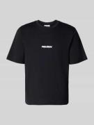 REVIEW T-Shirt mit Logo und Rundhalsausschnitt in Black, Größe L