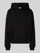 REVIEW Oversized Hoodie mit Label-Print in Black, Größe L