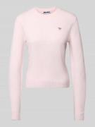 REVIEW Eng anliegender Strickpullover mit Rundhalsausschnitt in Rose M...