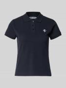 REVIEW Kurzärmliges Poloshirt in Piquéoptik mit Kragen und Logosticker...