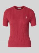 REVIEW Kurzarmpullover mit Zopfmuster und Rundhalsausschnitt in Kirsch...