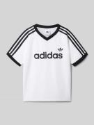 adidas Originals Regular Fit T-Shirt mit Label-Applikation in Weiss, G...