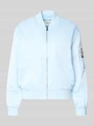 s.Oliver RED LABEL Regular Fit Bomberjacke mit College-Kragen in Hellb...