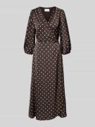 Neo Noir Regular Fit Maxikleid mit V-Ausschnitt in Mittelbraun, Größe ...