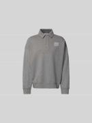 MAISON KITSUNÉ Regular Fit Pullover mit Polokragen in Mittelgrau, Größ...