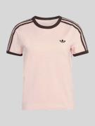 adidas Originals T-Shirt mit Label Stitching in Altrosa, Größe L