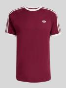 adidas Originals Regular Fit T-Shirt mit Logo Stitching in Dunkelbraun...