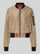 Original Bombers Bomberjacke mit Label-Patch und Reißverschlusstasche ...