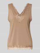 FREE/QUENT Regular Fit Top mit Spitzenbesatz Modell 'Bicco' in Taupe, ...