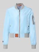 Original Bombers Bomberjacke mit Label-Patch und Reißverschlusstasche ...