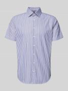 Christian Berg Men Regular Fit Business-Hemd mit Kentkragen in Fuchsia...