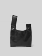 Nanushka Shoulder Bag in Leder-Optik in Black, Größe 1
