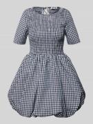 Amy Lynn Knielanges Cocktailkleid mit Smok-Details Modell 'Priscilla' ...