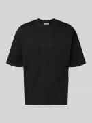 REVIEW T-Shirt mit Label-Stitching und Rundhalsausschnitt in Black, Gr...