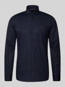 Tommy Hilfiger Tailored Fit Businesshemd aus Baumwoll-Mix in Marine, G...