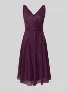 TROYDEN COLLECTION Knielanges Cocktailkleid mit V-Ausschnitt in Lila, ...