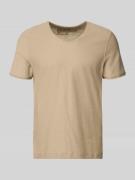 MCNEAL Regular Fit T-Shirt mit V-Ausschnitt in Mud, Größe L