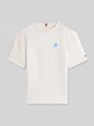 Tommy Hilfiger Teens Regular Fit T-Shirt aus reiner Baumwolle in Ecru,...