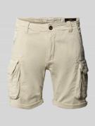 Alpha Industries Shorts mit Cargotaschen Modell 'CREW SHORT' in Offwhi...