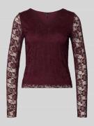 Vero Moda Slim Fit Langarmshirt in Spitzen-Optik Modell 'IBEN' in Bord...