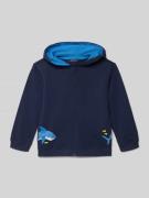Blue Seven Sweatjacke mit Kapuze und Motiv-Print in Marine, Größe 104