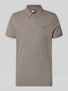 Tommy Jeans Regular Fit Poloshirt Modell 'TJM SLIM PLACKET POLO EXT' i...