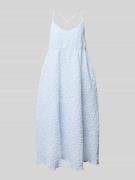 Copenhagen Muse Midikleid mit Strukturmuster Modell 'CRISTINA' in Hell...