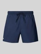 Lacoste Badeshorts mit Logo-Stitching in Dunkelblau, Größe L