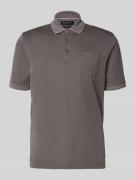 bugatti Regular Fit Poloshirt mit Brusttasche und Label-Stitching in T...