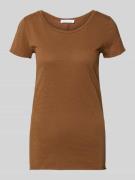 Rich & Royal T-Shirt mit Rundhalsausschnitt und Rollsaum in Cognac, Gr...