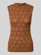 Rich & Royal Top mit Strukturmuster und Rundhalsausschnitt in Cognac, ...