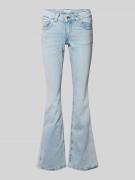 Gina Tricot Low Bootcut Jeans mit Eingrifftaschen Modell 'Y2k' in Hell...