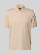bugatti Regular Fit Poloshirt mit Brusttasche und Label-Stitching in B...
