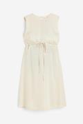 H&M MAMA Kleid mit Bindegürtel Hellbeige, Kleider in Größe XL. Farbe: ...
