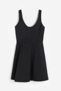 H&M Minikleid mit ausgestelltem Rock Schwarz, Alltagskleider in Größe ...