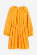 H&M Kleid mit Broderie Anglaise Orange, Alltagskleider in Größe S