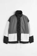 H&M Kastige Nylonjacke Grau/Blockfarben, Jacken in Größe L. Farbe: Gre...